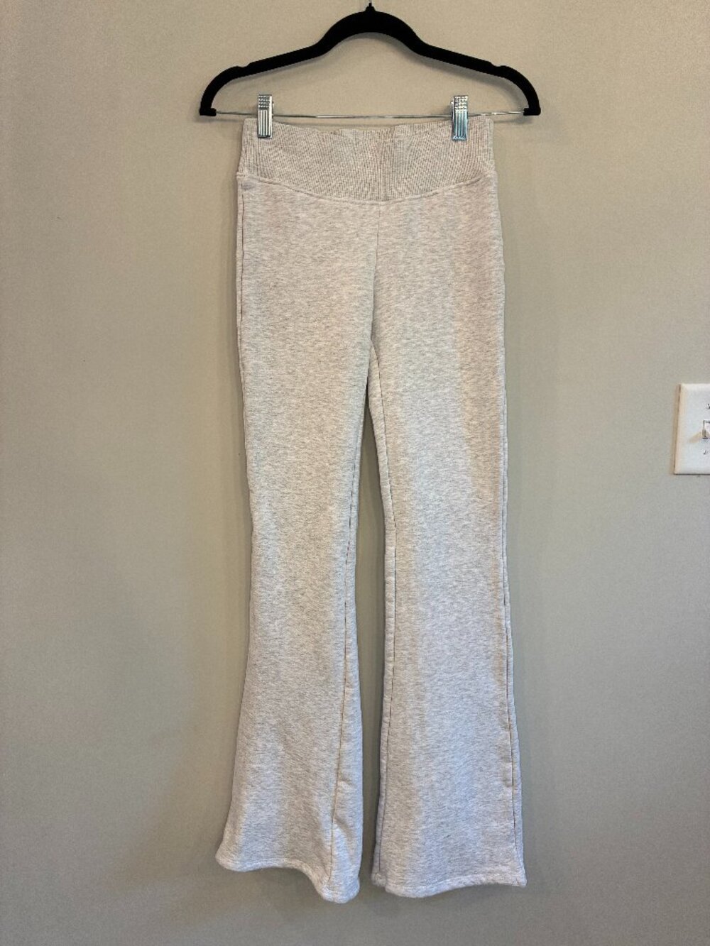 Zara Light Gray Soft Flare Sweatpants – Minimalist Loungewear – Size M